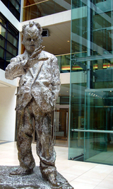 Willy-Brandt-Statue im Innenhof des SPD-Hauses in Berlin